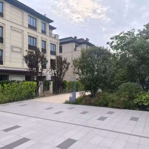 常德 芝麻白与芝麻白搭配铺装，尺寸1200*600