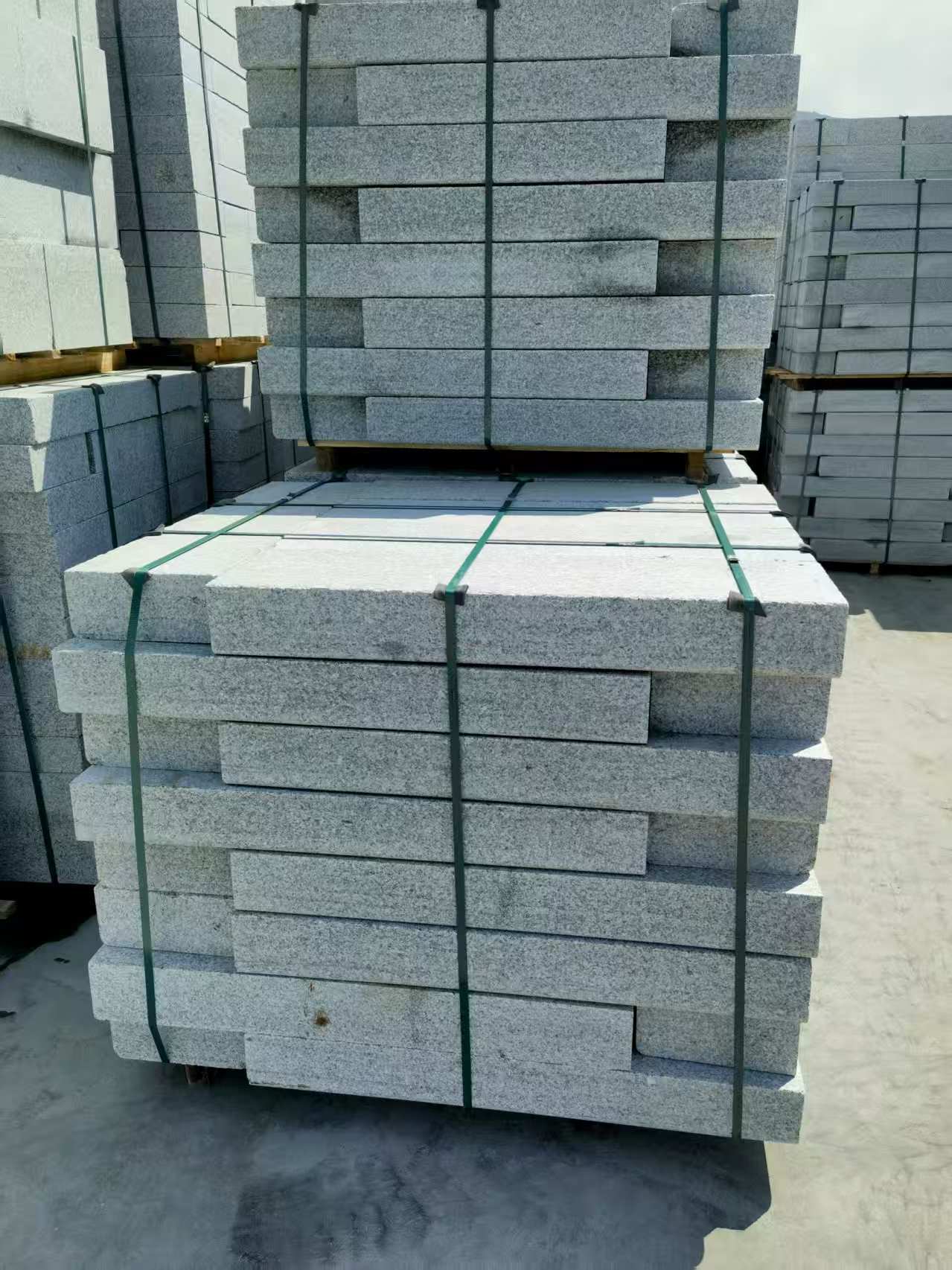 常德 芙蓉白花岗岩路沿石、平石尺寸标准，色泽均匀