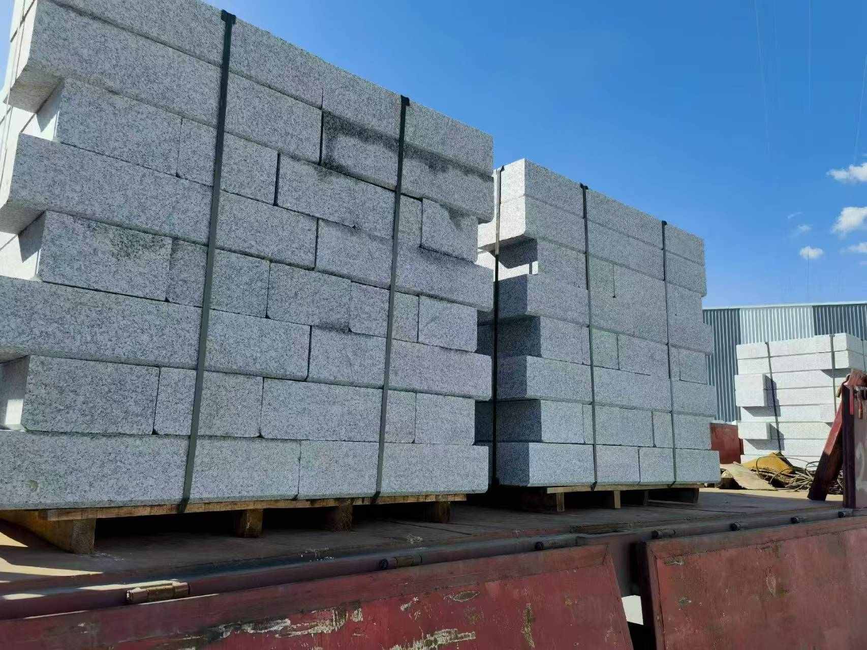 常德 路沿石装车出货