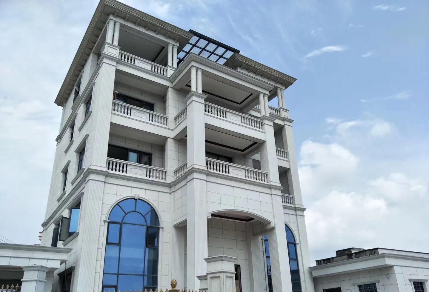 常德芝麻白别墅干挂效果展示